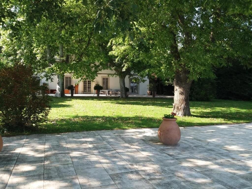 Вилла Mas Des Becasses, En Provence - 22 Personnes Арль Экстерьер фото