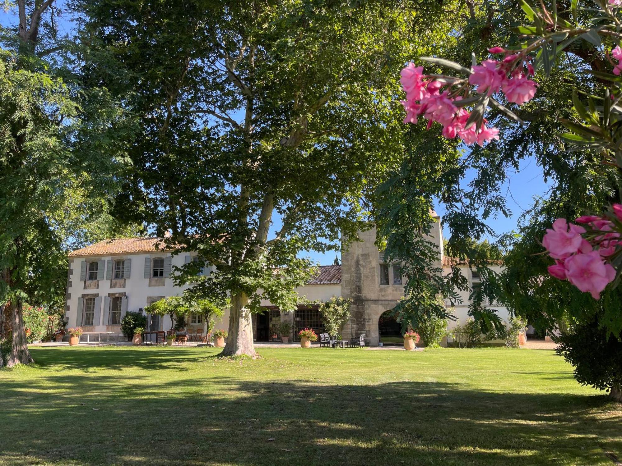 Вилла Mas Des Becasses, En Provence - 22 Personnes Арль Экстерьер фото